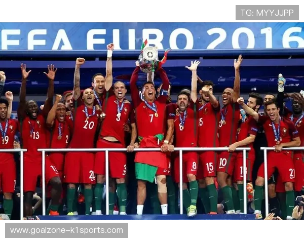 足球巨星风采墙展现全球顶级球员荣耀与传奇瞬间